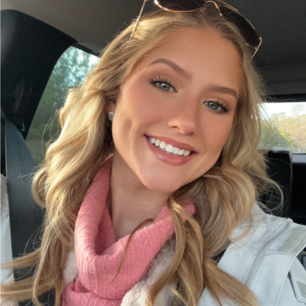 Meet your Posher, Andrea